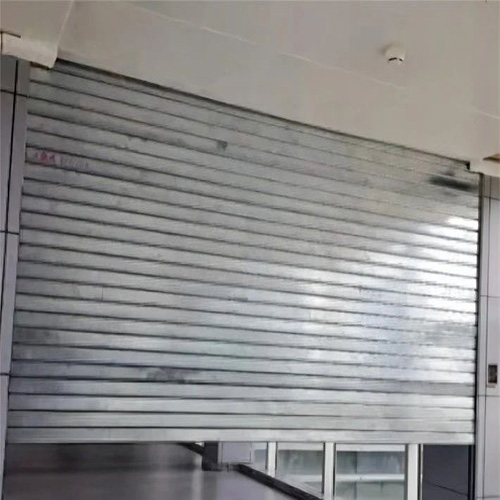 鋼質防火卷簾一定需要設置噴淋保護?(圖1) 鋼質防火卷簾門.jpg